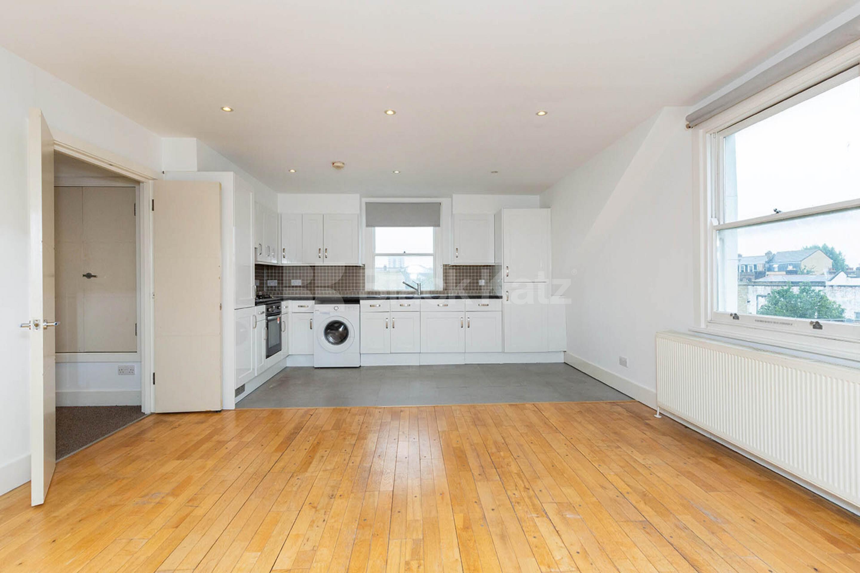 Top floor 3 bedroom in Hackney close to Hackney Downs Park Goulton Road, Hackney Central E5